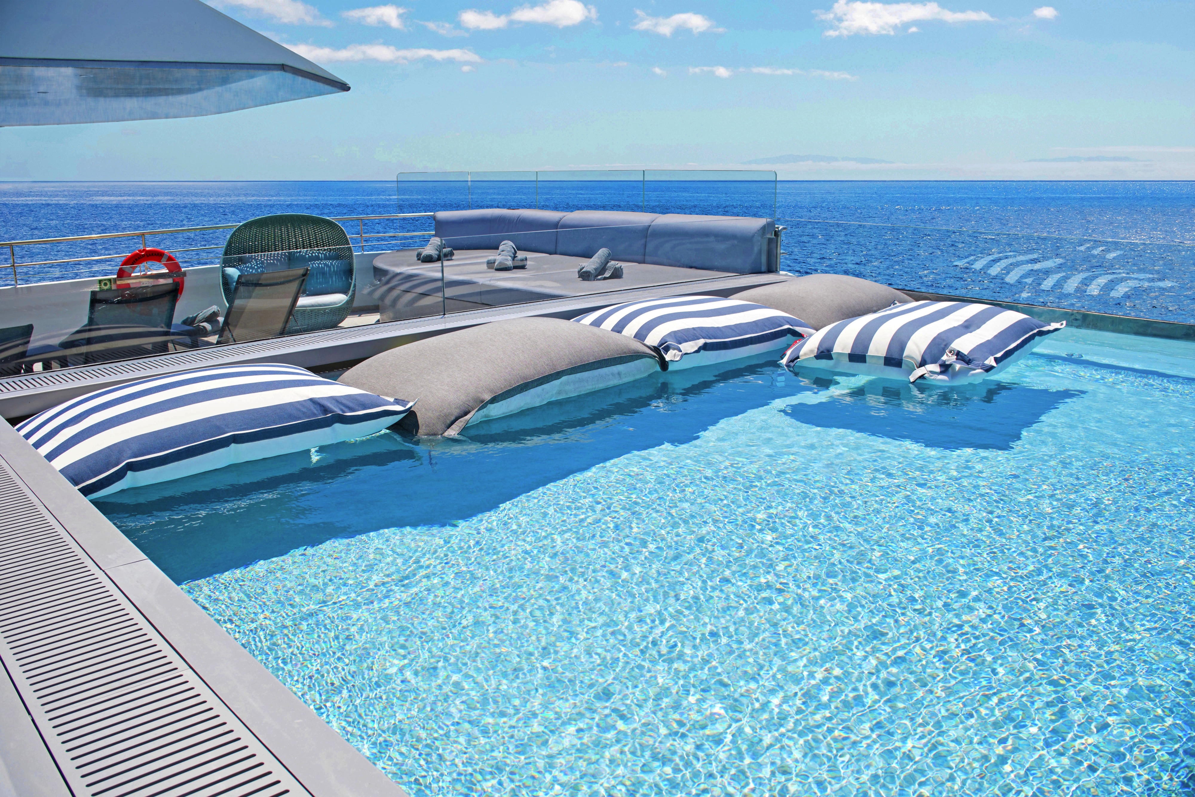 Emerald Sakara - Aqua Pool & Café